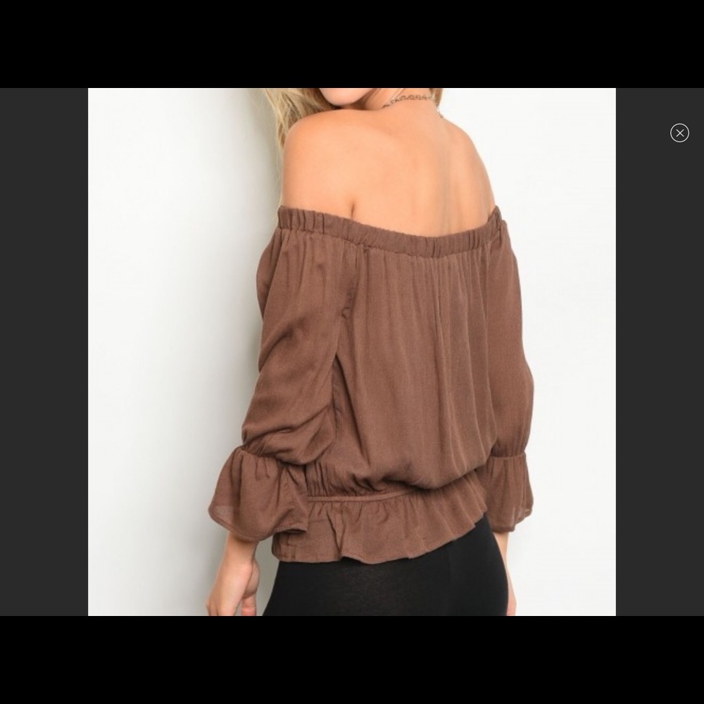 Lovely Rosely Off shoulder top🌟 - Picture 2 of 7
